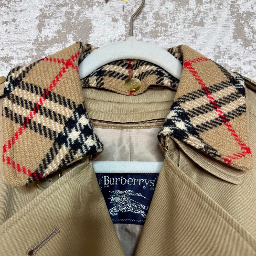 Burberry Belted Trench Coat with Plaid 100% Wool Lining & Collar in Honey - Picture 15 of 16